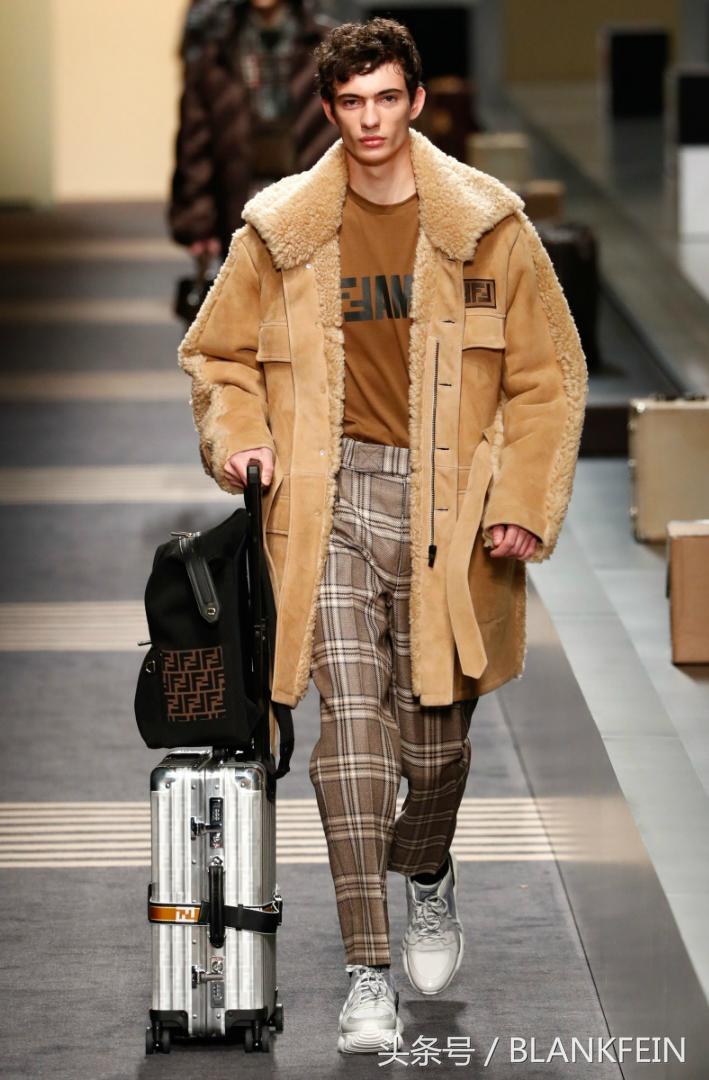 fendi芬迪2018春夏时装秀,芬迪fendi2016秋冬时装秀