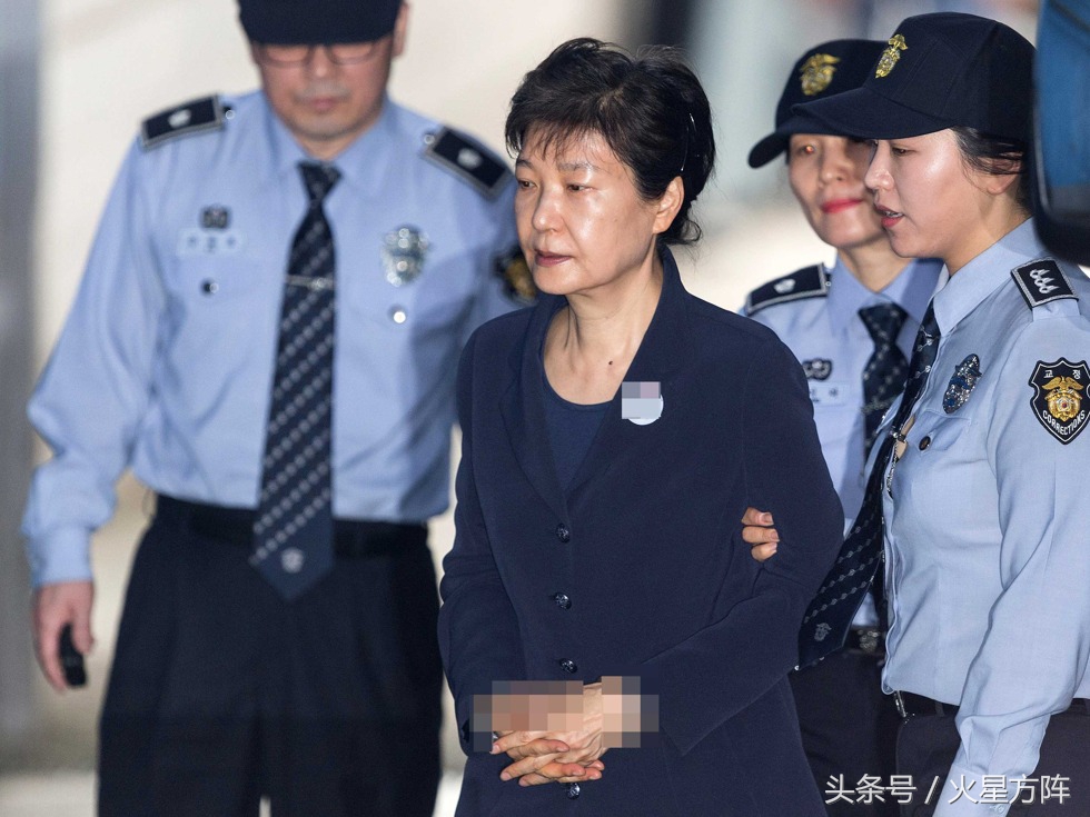 “大管家”被捕，李明博急了，指责文在寅“报复卢武铉的死”