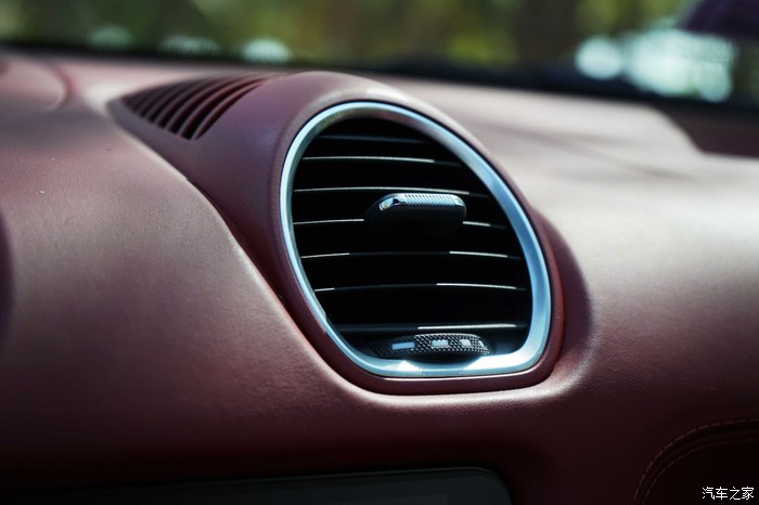 保时捷718boxster敞篷购车过程,保时捷718boxster冰雪漂移