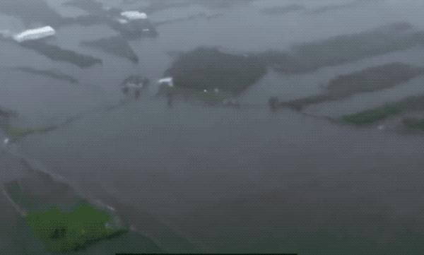 一个恐高的人，高空作业20多年，舍命拍出了最美纪录片