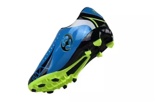 如何选足球服,足球全套装备选择技巧