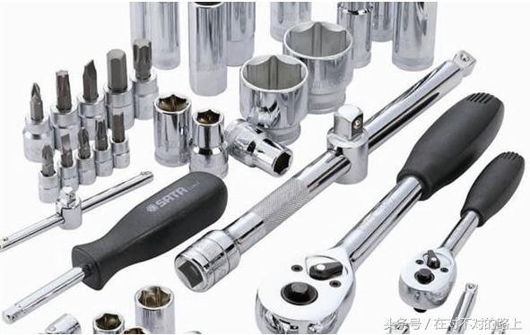 自带机油机滤找汽修厂更换多少钱,自己更换机油机滤