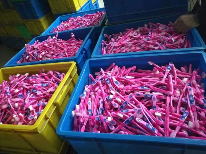 假货傍身的“猪猪女孩”翘首等待精致的春天