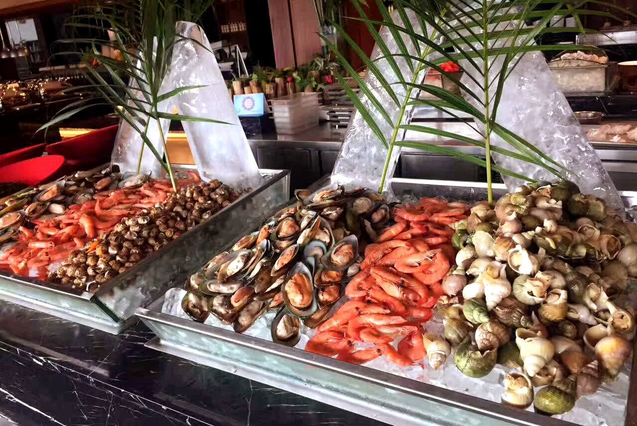 附近的旅游景点温泉自助餐一体,附近吃喝玩乐一体的温泉