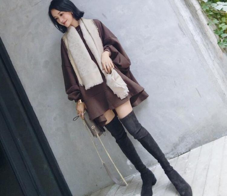 过膝靴新年,过膝长靴新年