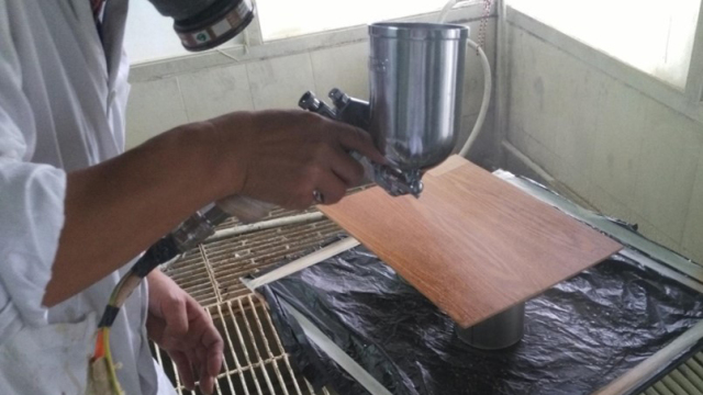 水性木器漆修色全部过程,水性木器漆白色涂出来是什么效果