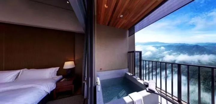 附近的旅游景点温泉自助餐一体,附近吃喝玩乐一体的温泉