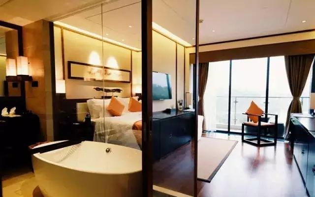 附近的旅游景点温泉自助餐一体,附近吃喝玩乐一体的温泉