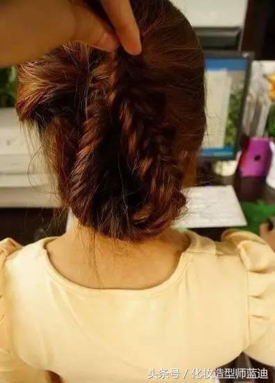 适合披着的扎发,披头散发怎么扎简单又漂亮