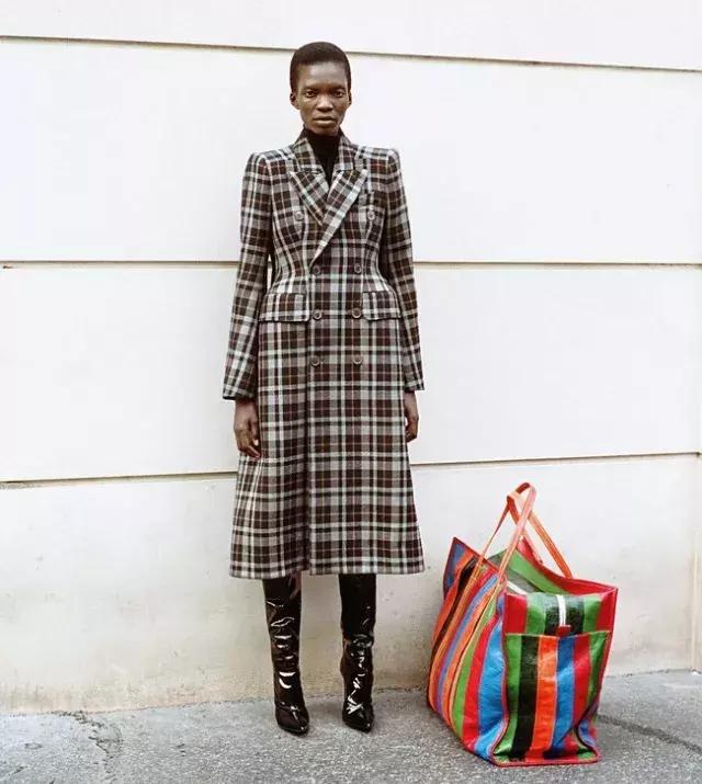 2017年度戏精盘点,把批发袋卖成爆款、把脚垫做成裙子还卖1万元