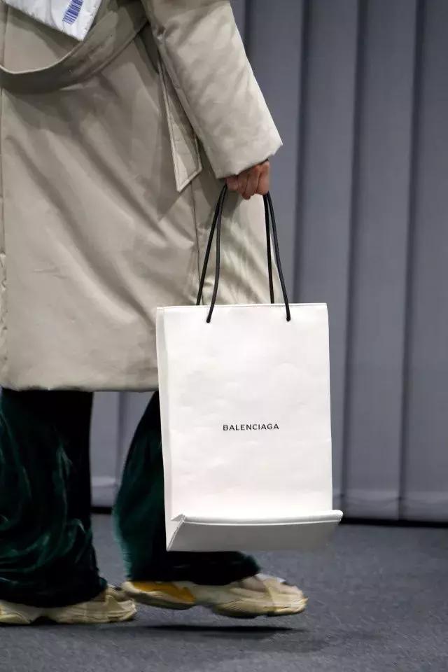 2017年度戏精盘点,把批发袋卖成爆款、把脚垫做成裙子还卖1万元