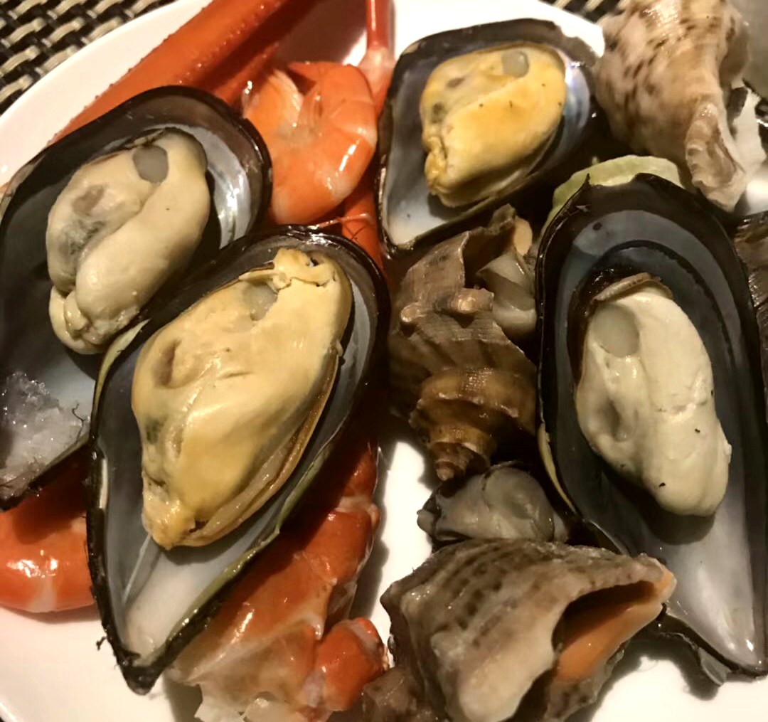 附近的旅游景点温泉自助餐一体,附近吃喝玩乐一体的温泉