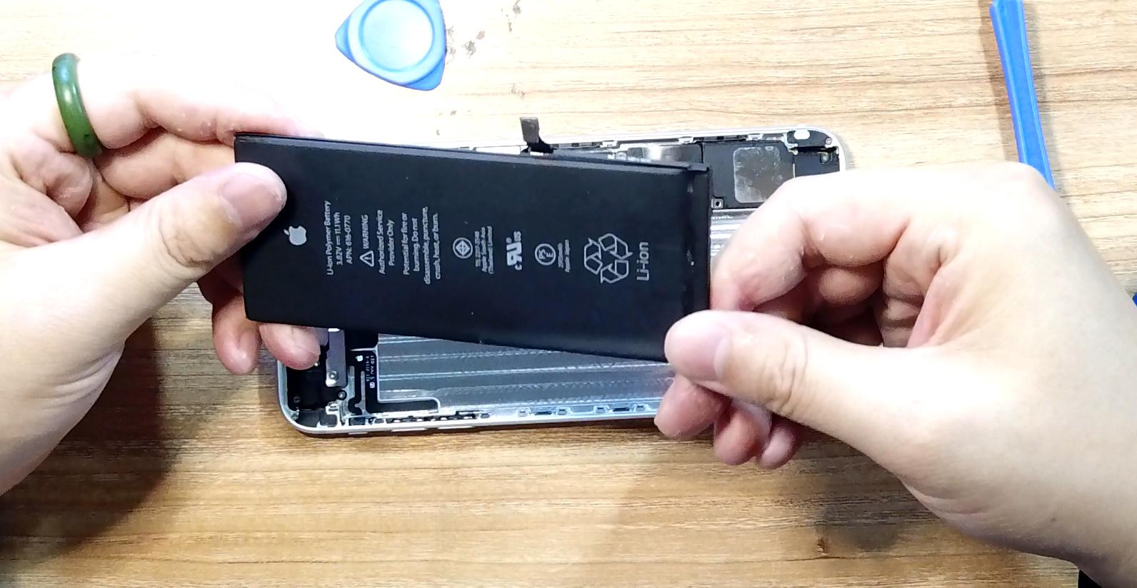 iphone6的电池怎么换,新手可以自己更换手机电池