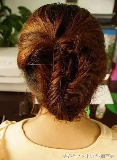 适合披着的扎发,披头散发怎么扎简单又漂亮