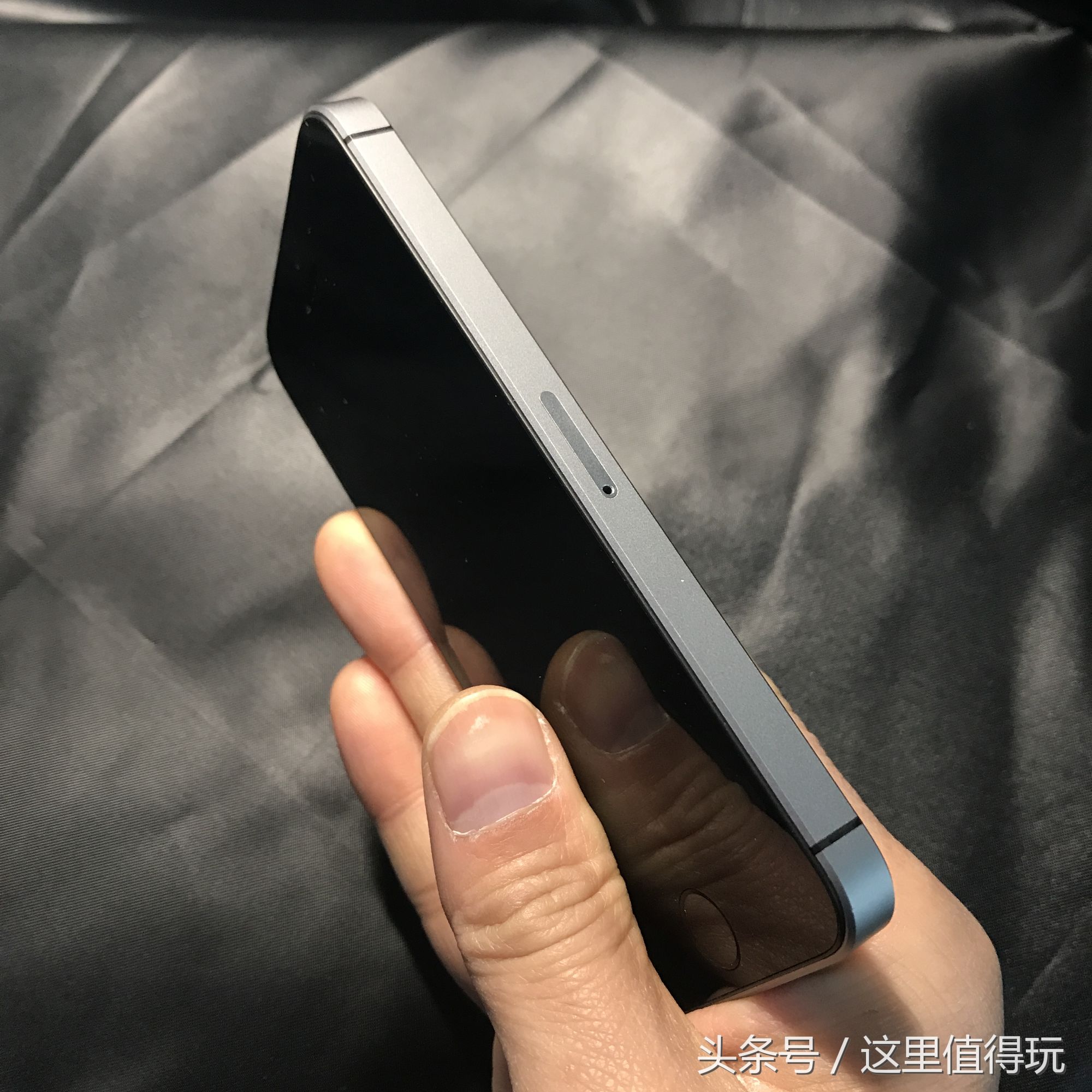 扎心！深水鱼买来的小钢炮iPhoneSE疑似翻新机，留下还是退货？