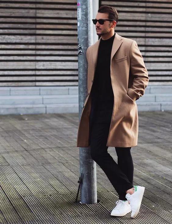 皮肤黑的男生怎么显白,皮肤黑的男生怎么护肤