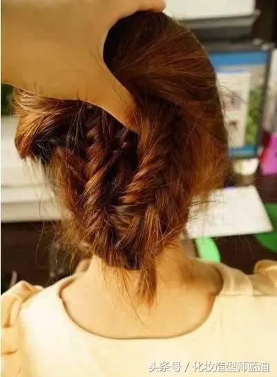 适合披着的扎发,披头散发怎么扎简单又漂亮