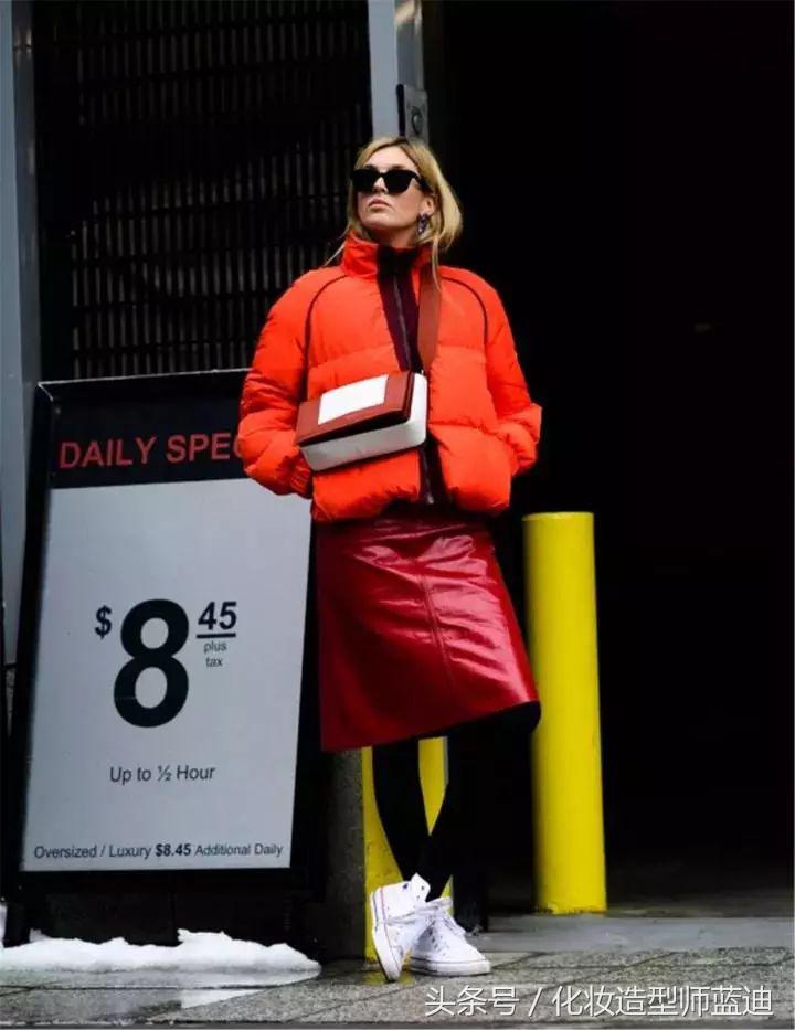 羽绒服搭配裙子冬天穿搭,羽绒服裙子冬日最强搭配