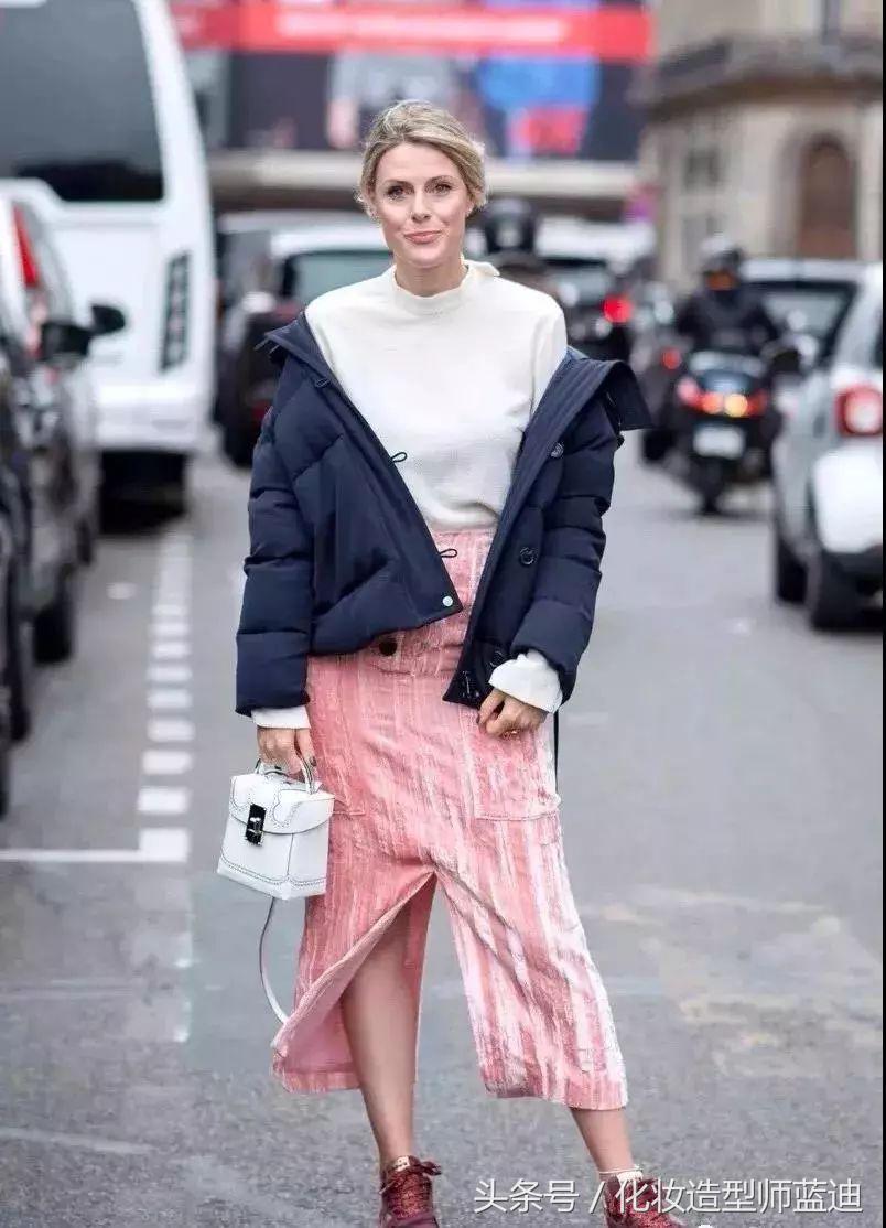 羽绒服搭配裙子冬天穿搭,羽绒服裙子冬日最强搭配