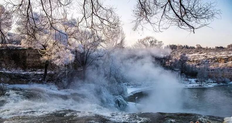 寒气席卷、叶汽成霜……陕西6处大美雾凇奇景上线!