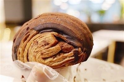 黄牛加价倒卖吐司300元一条,黄牛倒卖网红食品面包加价百元