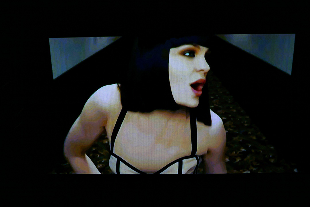 极米newz4air用什么投影幕,极米newz4air投影仪恢复出厂设置