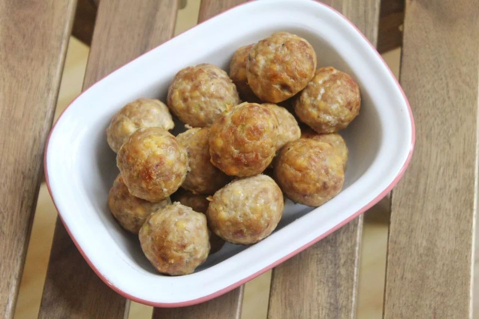 不放调料粉的肉丸怎么做,怎么做的肉丸子不柴不散