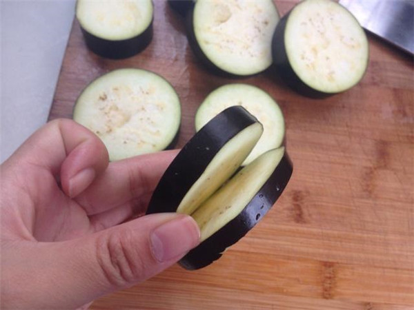 香酥油炸茄盒子,油炸茄子盒外酥里嫩