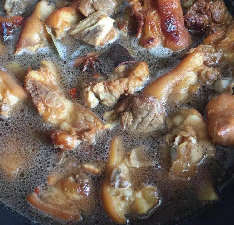 红烧猪蹄去腥,红烧猪蹄怎么才能入味