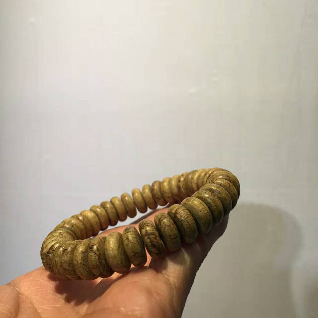 加里曼丹沉香手串有什么寓意,加里曼丹沉香108颗手串怎么搭配