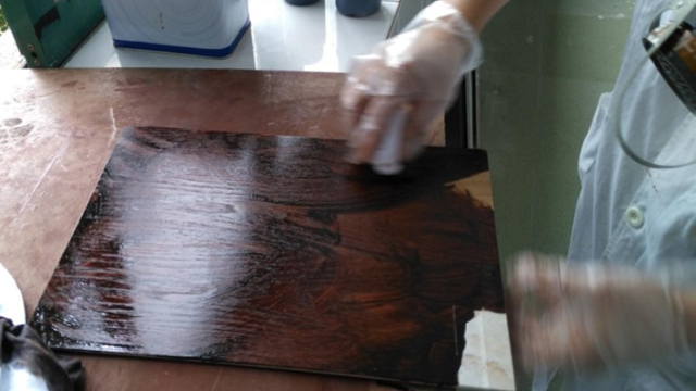 水性木器漆修色全部过程,水性木器漆白色涂出来是什么效果