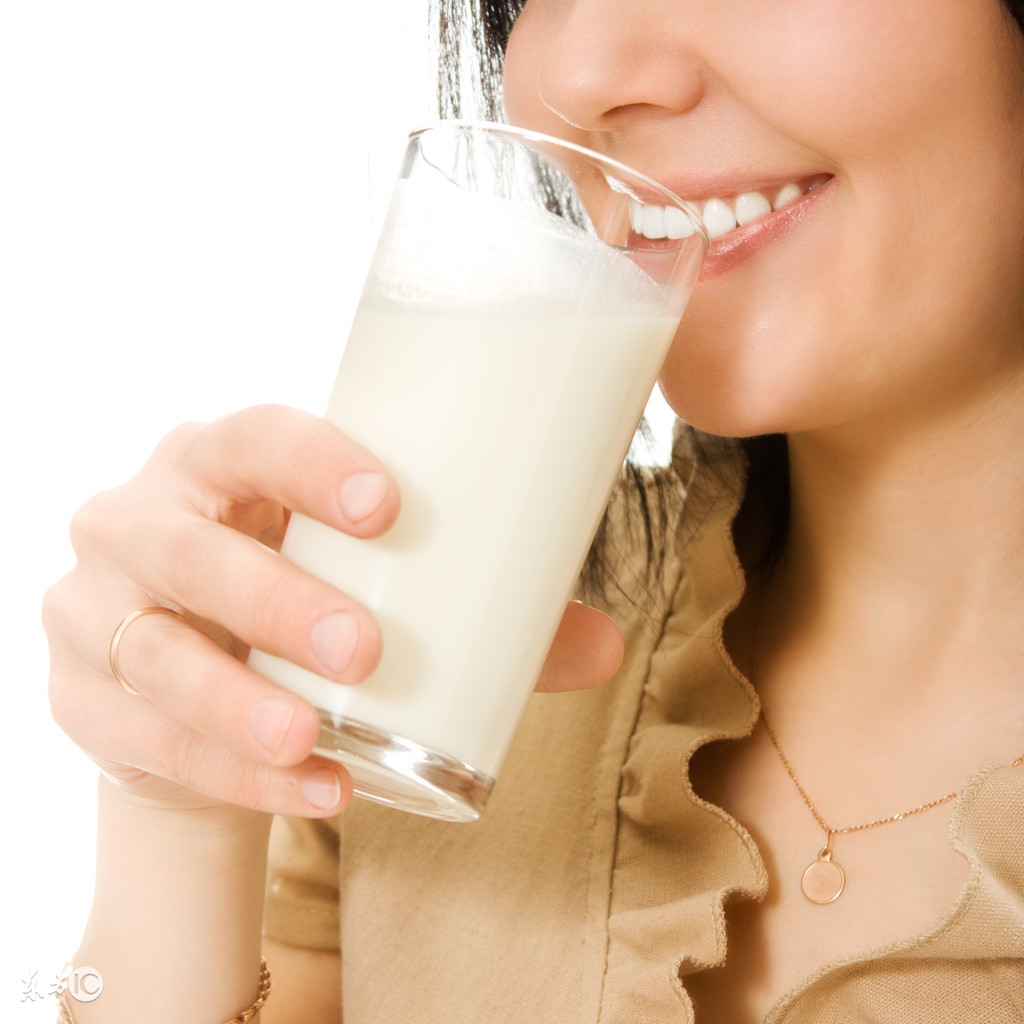 女性绝经前需要补充什么营养,绝经后饮食上要注意哪些