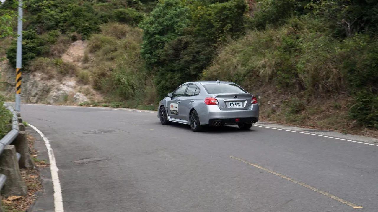 斯巴鲁翼豹2011款2.5twrxsti,斯巴鲁翼豹wrx测试