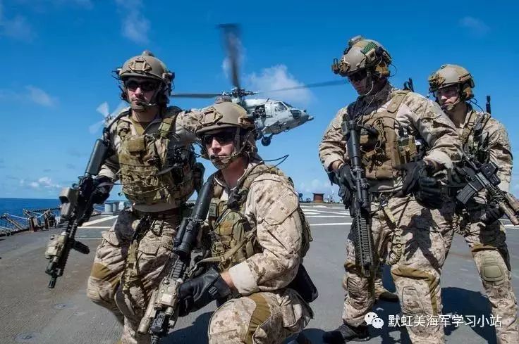 看小兵Peter是如何在巡洋舰上*猫猫躲**的!