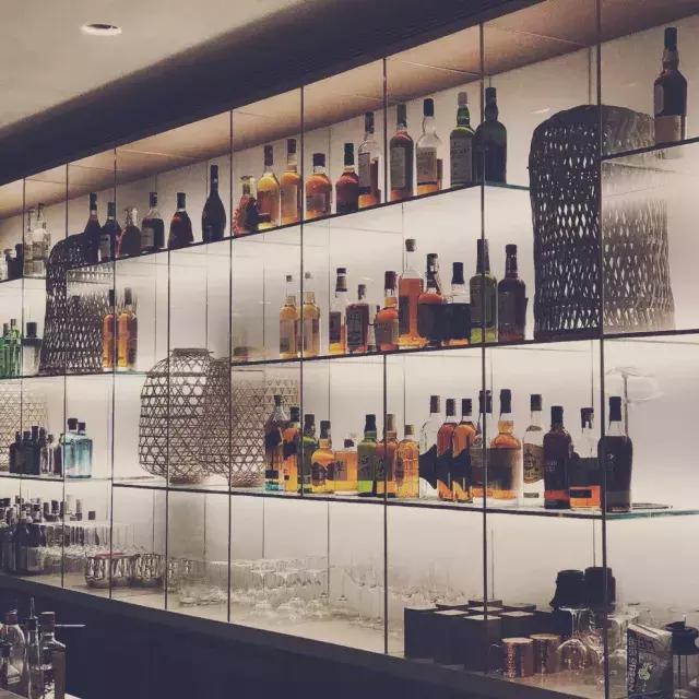 南京西路上高逼格优惠美食轮流来一圈，轻松躲避前任大军