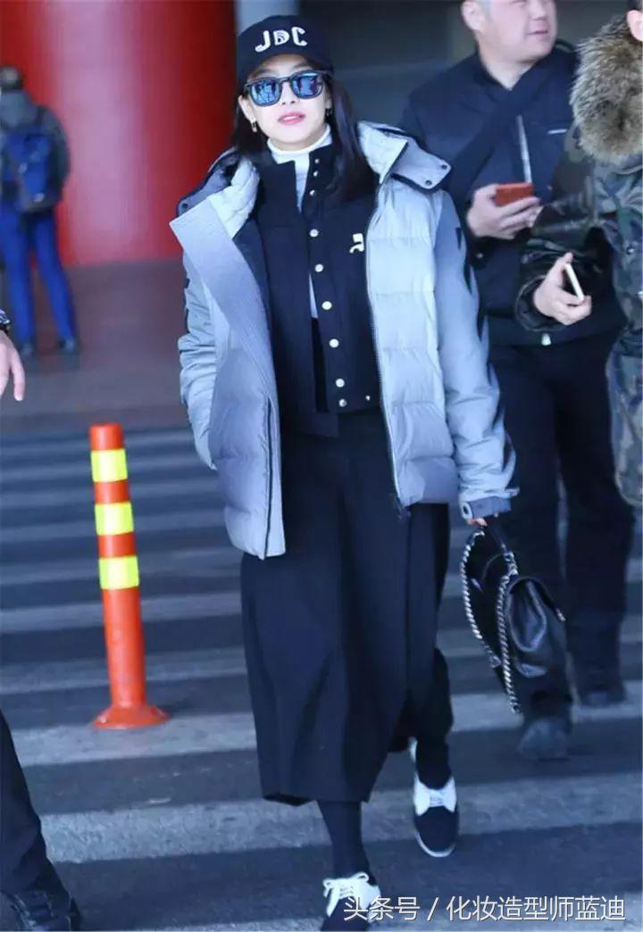 羽绒服搭配裙子冬天穿搭,羽绒服裙子冬日最强搭配