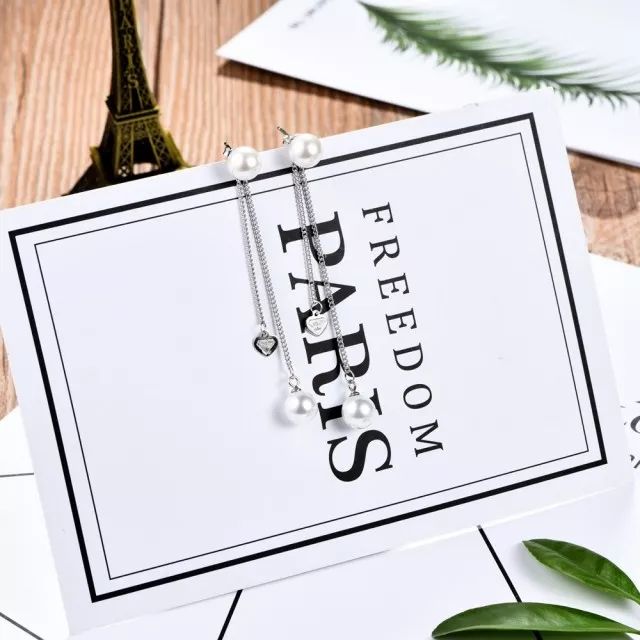 中国传统首饰手镯戒指耳饰,戴戒指的项链有什么寓意?