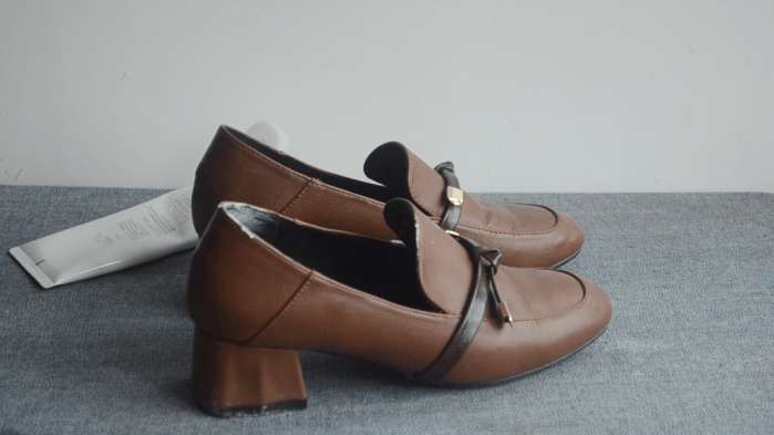 鞋子挤脚大拇指痛怎么办,鞋子挤脚不暖和