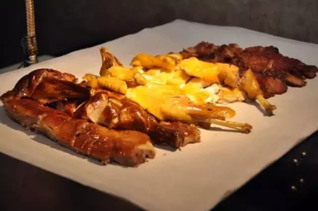 附近的旅游景点温泉自助餐一体,附近吃喝玩乐一体的温泉