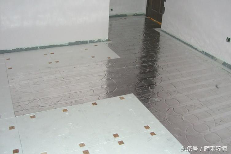 干地暖和湿地暖的优缺点,地暖的优缺点及地暖安装规范