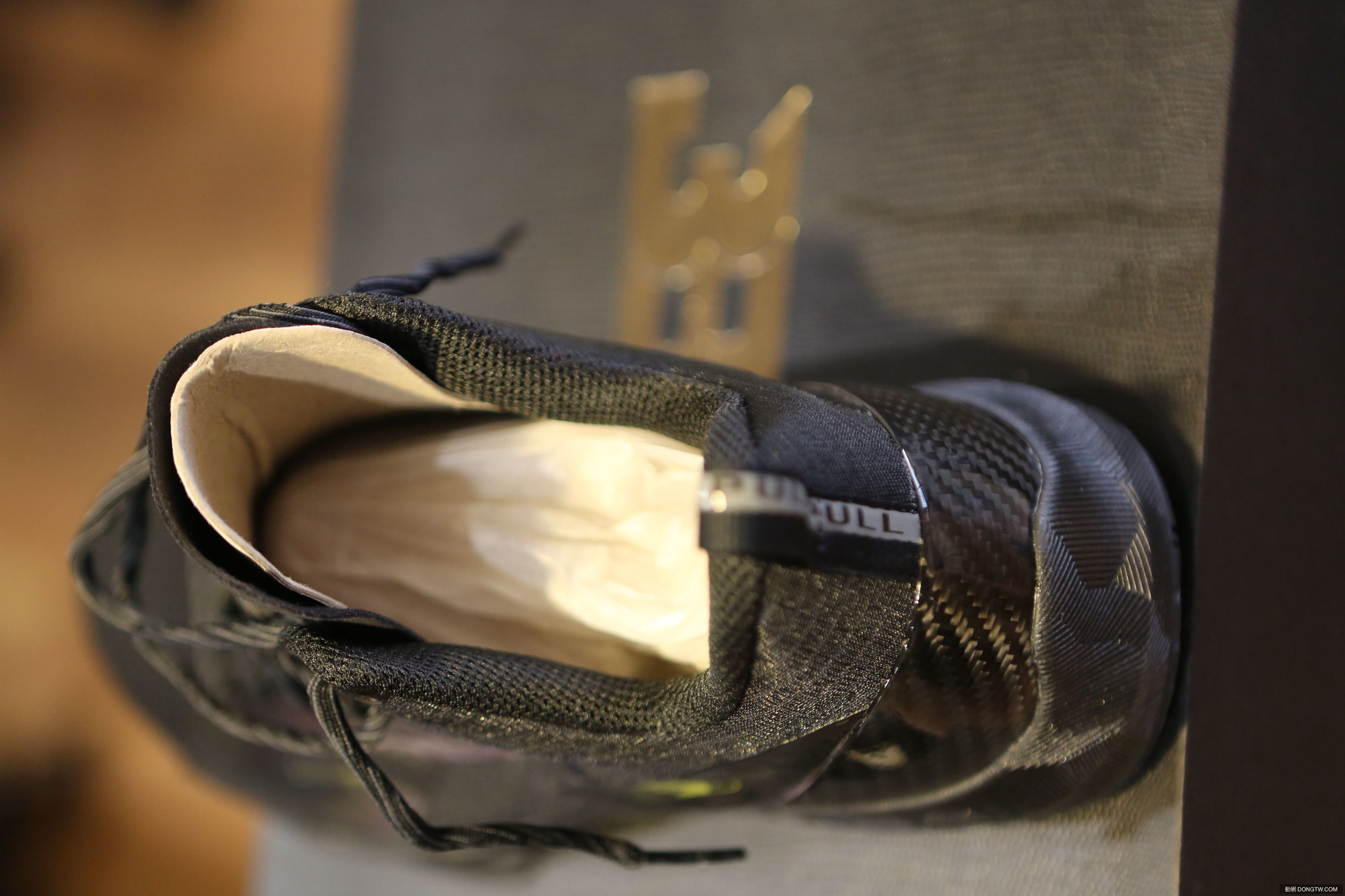 球哥签名鞋多少钱,球哥篮球鞋