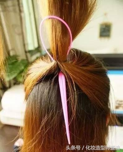 适合披着的扎发,披头散发怎么扎简单又漂亮