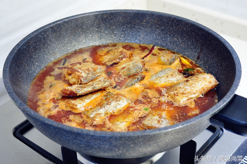 正宗家熬带鱼的做法,带鱼怎样烧不腥又好吃