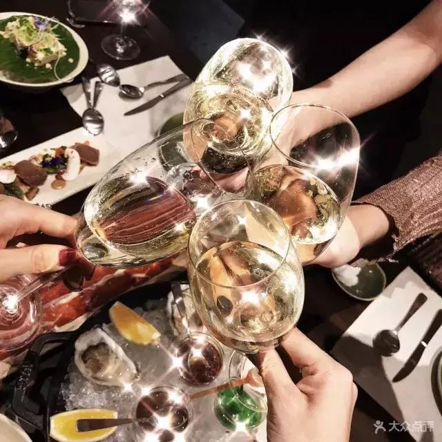 南京西路上高逼格优惠美食轮流来一圈，轻松躲避前任大军