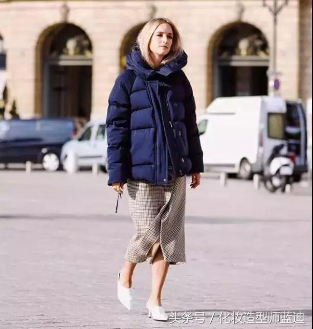 羽绒服搭配裙子冬天穿搭,羽绒服裙子冬日最强搭配