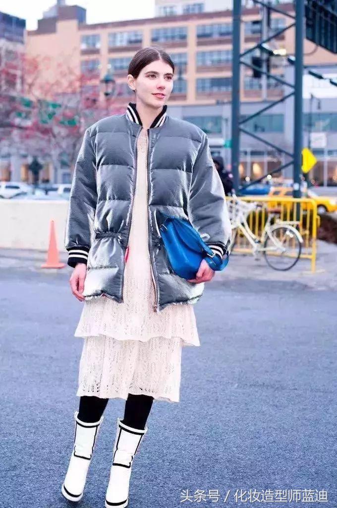 羽绒服搭配裙子冬天穿搭,羽绒服裙子冬日最强搭配