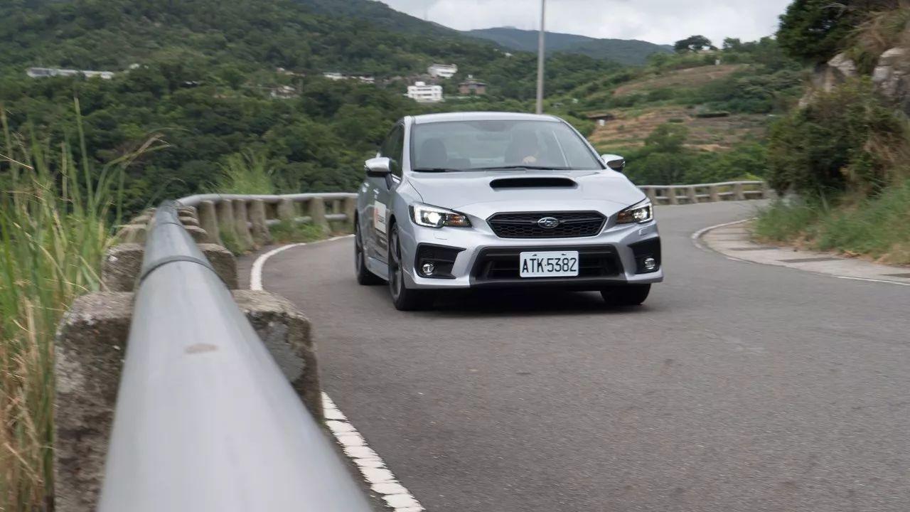 斯巴鲁翼豹2011款2.5twrxsti,斯巴鲁翼豹wrx测试