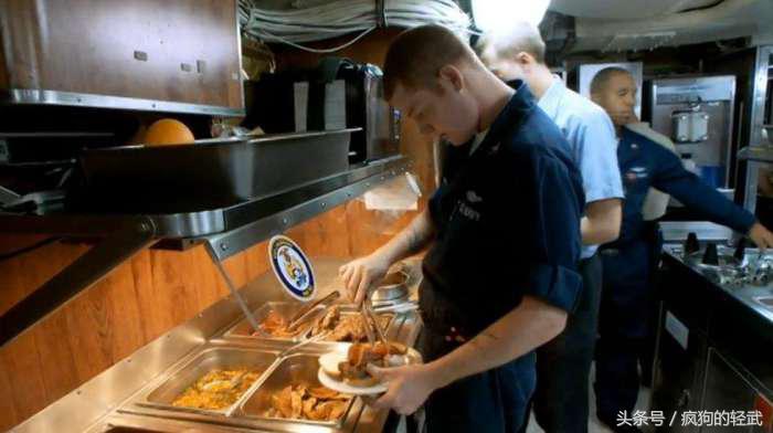 潜艇兵每天吃罐头吗,潜艇士兵的生活