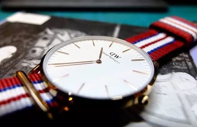 戴dw手表会被人家笑吗,戴dw很没面子