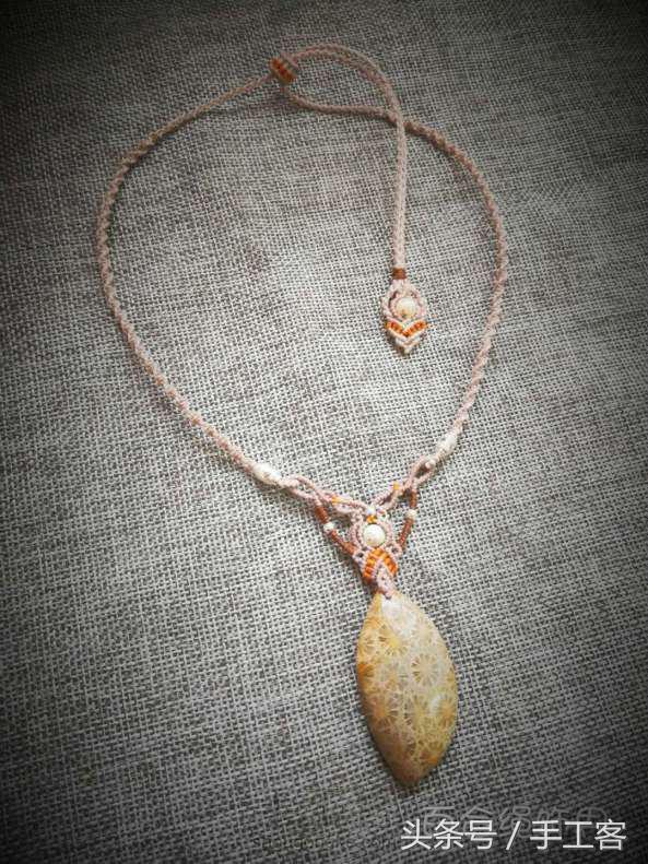 福盘吊坠项链怎么编绳好看,平安扣吊坠红绳项链编绳教程